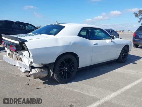 ✅ 2017 Dodge Challenger SXT • VIN: 2C3CDZAG5HH640055 • Lot: 43592589. Wystawiony na IAAI z przebiegiem 127 512 mil. Bezpłatny archiwum sprzedaży aukcyjnych z USA i szczegółowy raport historii pojazdu na DreamBid. Zdjęcie 4.