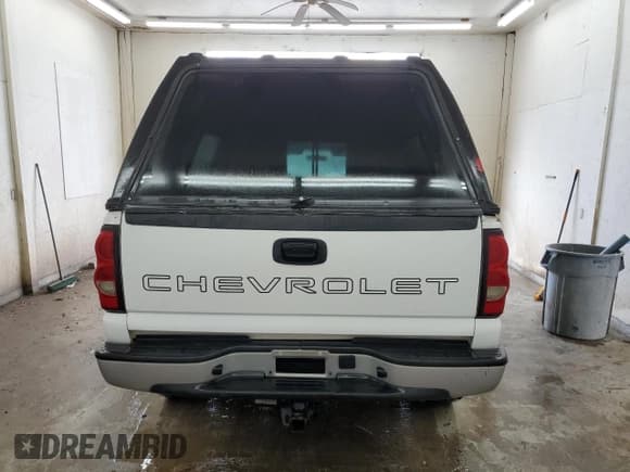 ✅ 2005 Chevrolet Silverado 2500HD Work Truck • VIN: 1GCHC24U55E304891 • Лот: 70416245. Опубликован ранее на Copart с пробегом 209 741 миль. Бесплатный доступ к архиву аукционных продаж из США и подробный отчёт об истории автомобиля на DreamBid. Изображение 6.