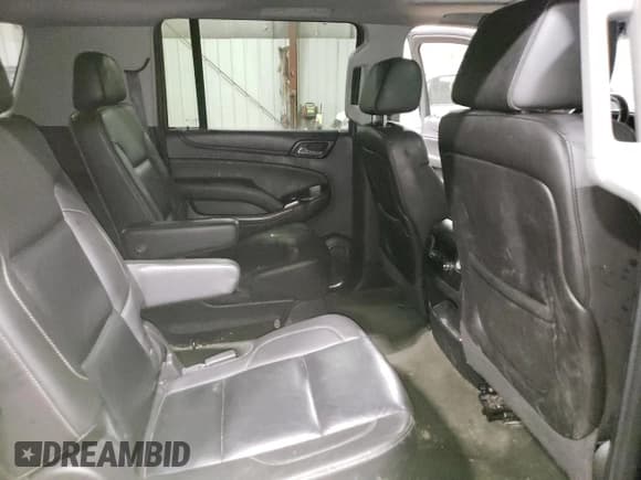 ✅ 2015 Chevrolet Suburban LT • VIN: 1GNSKJKC8FR532351 • Лот: 84644825. Опубликован ранее на Copart с пробегом 175 536 миль. Бесплатный доступ к архиву аукционных продаж из США и подробный отчёт об истории автомобиля на DreamBid. Изображение 11.