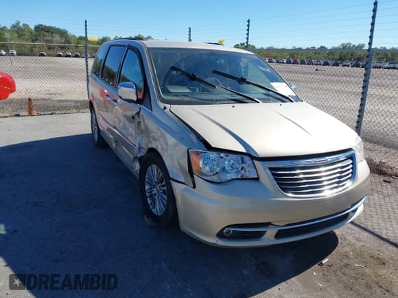 ✅ 2014 Chrysler Town & Country Touring L 30th Anniversary • VIN: 2C4RC1CG8ER374284 • Lot: 43672749. Wystawiony na IAAI z przebiegiem Nie podano. Bezpłatny archiwum sprzedaży aukcyjnych z USA i szczegółowy raport historii pojazdu na DreamBid. Zdjęcie 1.
