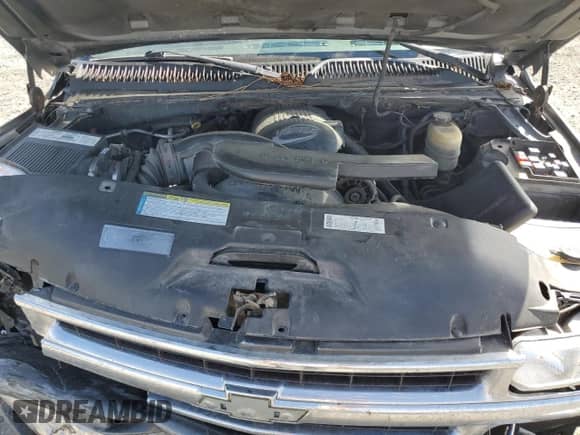 2001 Chevrolet Suburban LT with VIN 3GNGK26U81G216195, listed as a Copart auction lot 69210905 with 260,017 mi miles and Salvage title. Bid and sale history available at DreamBid. Image 12.