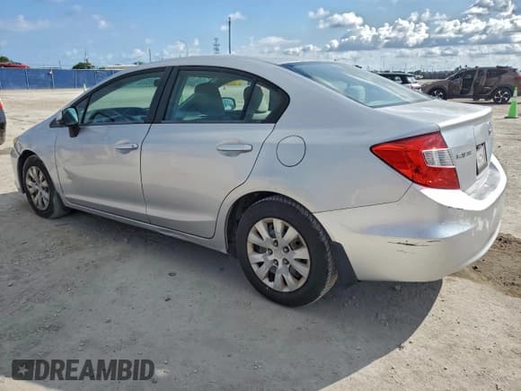 ✅ 2012 Honda Civic LX • VIN: 19XFB2F55CE316413 • Лот: 94160405. Опубликован ранее на Copart с пробегом 154 956 миль. Бесплатный доступ к архиву аукционных продаж из США и подробный отчёт об истории автомобиля на DreamBid. Изображение 2.