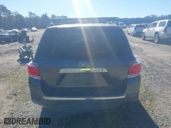 ✅ 2013 Toyota Highlander Limited • VIN: 5TDYK3EH1DS115464 • Lot: 43585110. Wystawiony na IAAI z przebiegiem 200 743 mil. Bezpłatny archiwum sprzedaży aukcyjnych z USA i szczegółowy raport historii pojazdu na DreamBid. Zdjęcie 16.