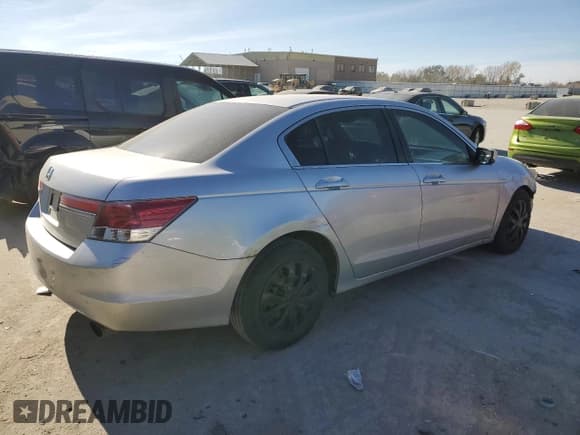 ✅ 2011 Honda Accord LX • VIN: 1HGCP2F31BA052595 • Lot: 92051875. Listed on Copart with 329,473 mi. Free auction sales archive from the USA and detailed vehicle history report at DreamBid. Image 3.