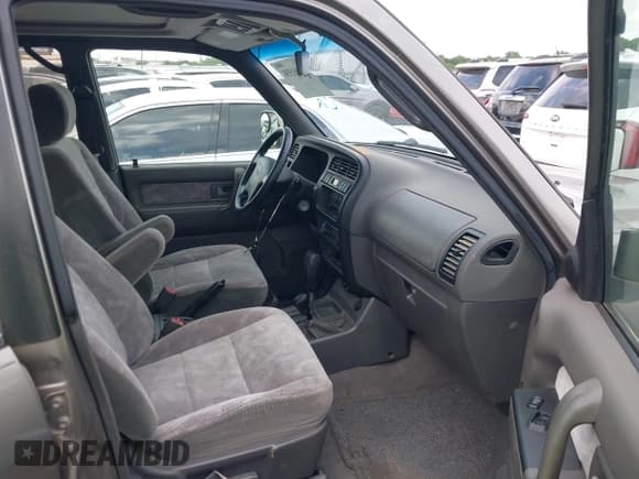 ✅ 2002 Isuzu Trooper S • VIN: JACDJ58X027J10438 • Лот: 42461558. Опубликован ранее на IAAI с пробегом 112 439 миль. Бесплатный доступ к архиву аукционных продаж из США и подробный отчёт об истории автомобиля на DreamBid. Изображение 5.