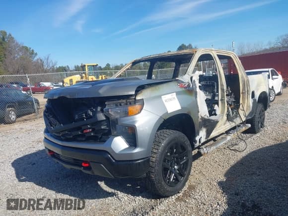 ✅ 2023 Chevrolet Silverado 1500 Custom Trail Boss • VIN: 3GCUDCED1PG304804 • Lot: 41330335. Wystawiony na IAAI z przebiegiem Nie podano. Bezpłatny archiwum sprzedaży aukcyjnych z USA i szczegółowy raport historii pojazdu na DreamBid. Zdjęcie 6.