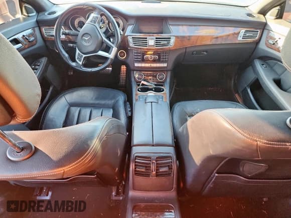 ✅ 2014 Mercedes-Benz CLS 550 • VIN: WDDLJ9BB8EA120133 • Лот: 90678695. Опубликован ранее на Copart с пробегом 146 732 миль. Бесплатный доступ к архиву аукционных продаж из США и подробный отчёт об истории автомобиля на DreamBid. Изображение 8.