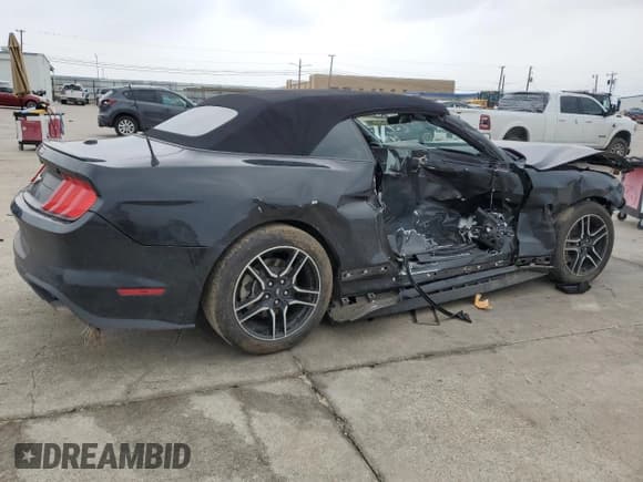 ✅ 2021 Ford Mustang EcoBoost • VIN: 1FATP8UH5M5124884 • Lot: 57511704. Wystawiony na Copart z przebiegiem 63 060 mil. Bezpłatny archiwum sprzedaży aukcyjnych z USA i szczegółowy raport historii pojazdu na DreamBid. Zdjęcie 3.