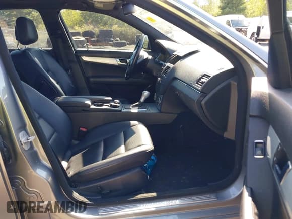 ✅ 2008 Mercedes-Benz C 300 Sport • VIN: WDDGF81X18F101411 • Lot: 43217284. Listed on IAAI with 187,231 mi. Free auction sales archive from the USA and detailed vehicle history report at DreamBid. Image 5.