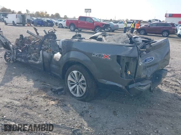 ✅ 2017 Ford F-150 XL • VIN: 1FTEX1CP3HKE09867 • Lot: 43638268. Wystawiony na IAAI z przebiegiem Nie podano. Bezpłatny archiwum sprzedaży aukcyjnych z USA i szczegółowy raport historii pojazdu na DreamBid. Zdjęcie 3.