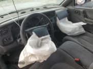 ✅ 1999 Dodge Dakota SLT • VIN: 1B7GL22X5XS298216 • Lot: 63887324. Wystawiony na Copart z przebiegiem Nie podano. Bezpłatny archiwum sprzedaży aukcyjnych z USA i szczegółowy raport historii pojazdu na DreamBid. Zdjęcie 8.