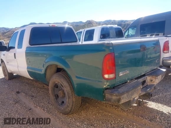 ✅ 2006 Ford F-250 XL • VIN: 1FTSX20P16EC43499 • Лот: 43549631. Опубликован ранее на IAAI с пробегом 329 135 миль. Бесплатный доступ к архиву аукционных продаж из США и подробный отчёт об истории автомобиля на DreamBid. Изображение 3.