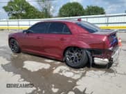 ✅ 2019 Chrysler 300 S • VIN: 2C3CCABG6KH624795 • Lot: 65776885. Wystawiony na Copart z przebiegiem 62 956 mil. Bezpłatny archiwum sprzedaży aukcyjnych z USA i szczegółowy raport historii pojazdu na DreamBid. Zdjęcie 2.