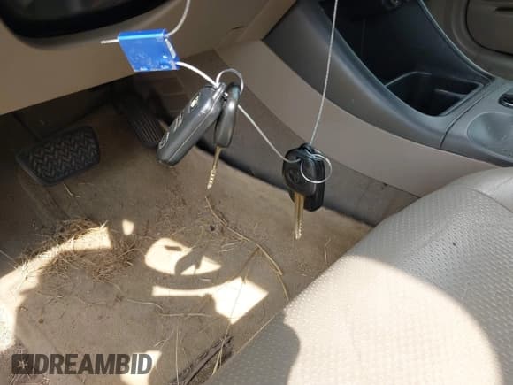 ✅ 2004 Toyota Camry SE • VIN: 4T1BA32K54U035746 • Lot: 43178009. Listed on IAAI with 426,737 mi. Free auction sales archive from the USA and detailed vehicle history report at DreamBid. Image 11.