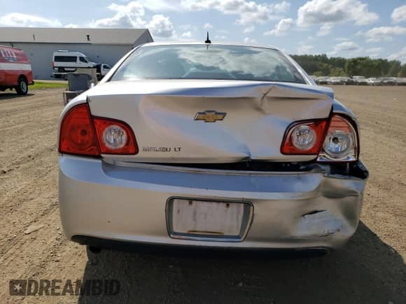 2010 Chevrolet Malibu 2LT z VIN 1G1ZD5EB6A4140396, wystawiony jako Copart lot #72250894 z przebiegiem 175 764 mil mil oraz Szkoda całkowita • Salvage title. Historia ofert i sprzedaży dostępna na DreamBid. Obrazek 6.