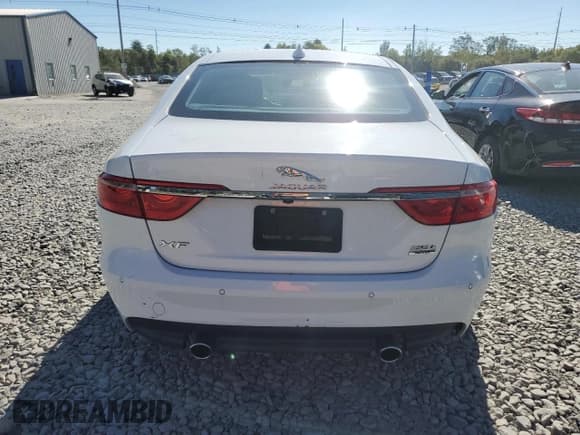 ✅ 2016 Jaguar XF 35t Prestige • VIN: SAJBK4BV2GCY16320 • Lot: 84399945. Wystawiony na Copart z przebiegiem 70 680 mil. Bezpłatny archiwum sprzedaży aukcyjnych z USA i szczegółowy raport historii pojazdu na DreamBid. Zdjęcie 6.