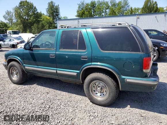 ✅ 1998 Chevrolet Blazer LS • VIN: 1GNDT13W5W2184533 • Лот: 59441555. Опубликован ранее на Copart с пробегом 124 339 миль. Бесплатный доступ к архиву аукционных продаж из США и подробный отчёт об истории автомобиля на DreamBid. Изображение 2.