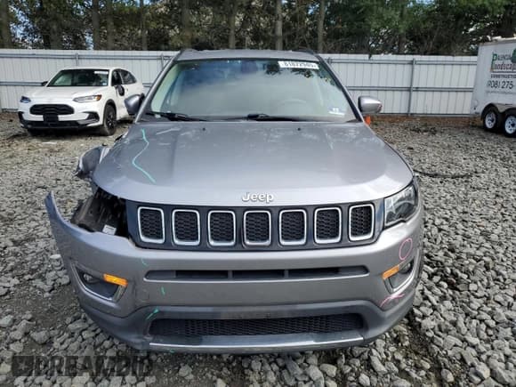 ✅ 2019 Jeep Compass Limited • VIN: 3C4NJCCB3KT675994 • Lot: 81872945. Wystawiony na Copart z przebiegiem 100 522 mil. Bezpłatny archiwum sprzedaży aukcyjnych z USA i szczegółowy raport historii pojazdu na DreamBid. Zdjęcie 5.
