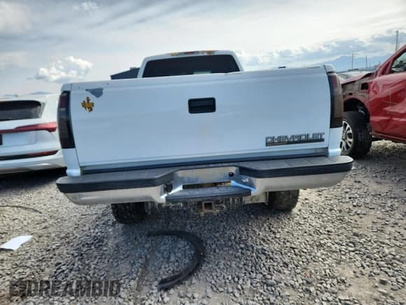 ✅ 2000 Chevrolet Silverado 3500 • VIN: 1GCHK33J2YF407622 • Lot: 71740745. Listed on Copart with 163,223 mi. Free auction sales archive from the USA and detailed vehicle history report at DreamBid. Image 6.