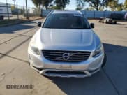 ✅ 2017 Volvo XC60 Dynamic • VIN: YV440MDR1H2062845 • Lot: 82323255. Wystawiony na Copart z przebiegiem 100 360 mil. Bezpłatny archiwum sprzedaży aukcyjnych z USA i szczegółowy raport historii pojazdu na DreamBid. Zdjęcie 5.
