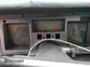 1986 Chevrolet Corvette z VIN 1G1YY0782G5120329, wystawiony jako Copart lot #84996684 z przebiegiem Nie podano mil oraz Czysty tytuł • Clean title. Historia ofert i sprzedaży dostępna na DreamBid. Obrazek 9.