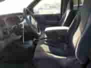 2000 Dodge Dakota Sport z VIN 1B7GG26N6YS599527, wystawiony jako Copart lot #73604624 z przebiegiem 102 127 mil mil oraz Czysty tytuł • Clean title. Historia ofert i sprzedaży dostępna na DreamBid. Obrazek 7.