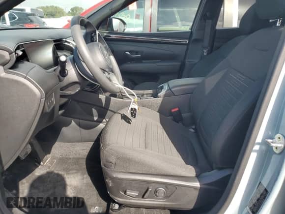 2023 Hyundai Santa Cruz SEL с VIN 5NTJCDAE8PH045456, выставлен на аукционе Copart как лот 78625484 с пробегом 26 404 миль миль и На запчасти • Non repairable. История ставок и продаж доступна на DreamBid. Изображение 7.