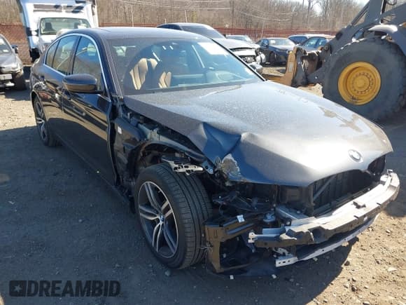 ✅ 2021 BMW 5 Series 530i xDrive • VIN: WBA13BJ05MCF37926 • Lot: 41704102. Listed on IAAI with 22,072 mi. Free auction sales archive from the USA and detailed vehicle history report at DreamBid. Image 6.