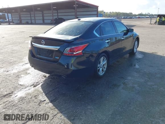 ✅ 2013 Nissan Altima S • VIN: 1N4AL3AP4DC188153 • Lot: 43265443. Wystawiony na IAAI z przebiegiem 207 084 mil. Bezpłatny archiwum sprzedaży aukcyjnych z USA i szczegółowy raport historii pojazdu na DreamBid. Zdjęcie 4.