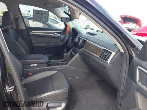 ✅ 2022 Volkswagen Atlas SE • VIN: 1V2WR2CA0NC528514 • Lot: 42403584. Listed on IAAI with 60,778 mi. Free auction sales archive from the USA and detailed vehicle history report at DreamBid. Image 5.