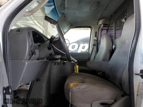 ✅ 2005 Ford Econoline Cargo • VIN: 1FTNE24L75HA11206 • Lot: 71869205. Wystawiony na Copart z przebiegiem 248 292 mil. Bezpłatny archiwum sprzedaży aukcyjnych z USA i szczegółowy raport historii pojazdu na DreamBid. Zdjęcie 7.