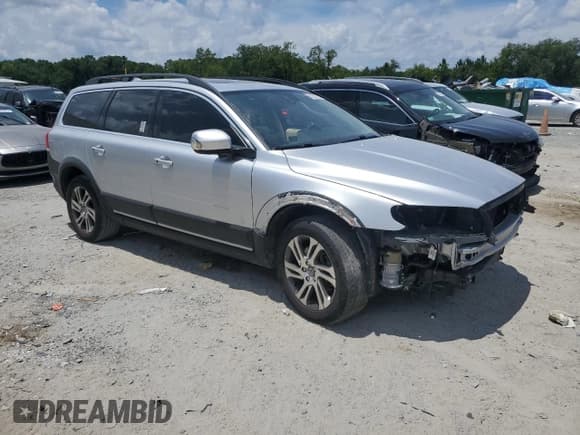 ✅ 2015 Volvo XC70 T5 Drive-E Premier • VIN: YV440MBK3F1231367 • Lot: 61335725. Wystawiony na Copart z przebiegiem 97 650 mil. Bezpłatny archiwum sprzedaży aukcyjnych z USA i szczegółowy raport historii pojazdu na DreamBid. Zdjęcie 4.