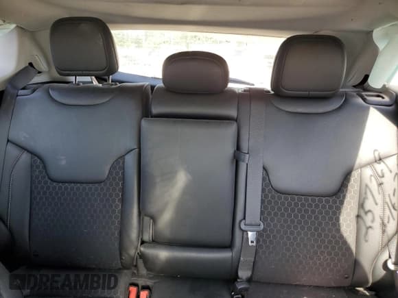 ✅ 2020 Jeep Compass Latitude • VIN: 3C4NJCBB8LT257269 • Lot: 54303155. Listed on Copart with 41,712 mi. Free auction sales archive from the USA and detailed vehicle history report at DreamBid. Image 10.