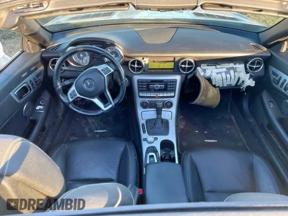 ✅ 2012 Mercedes-Benz SLK 350 • VIN: WDDPK5HA1CF038430 • Лот: 92593535. Опубликован ранее на Copart с пробегом 109 411 миль. Бесплатный доступ к архиву аукционных продаж из США и подробный отчёт об истории автомобиля на DreamBid. Изображение 9.