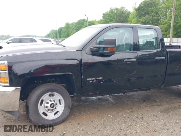 ✅ 2018 Chevrolet Silverado 2500HD Work Truck • VIN: 1GC2CUEG3JZ278451 • Lot: 42074663. Wystawiony na IAAI z przebiegiem 126 972 mil. Bezpłatny archiwum sprzedaży aukcyjnych z USA i szczegółowy raport historii pojazdu na DreamBid. Zdjęcie 6.