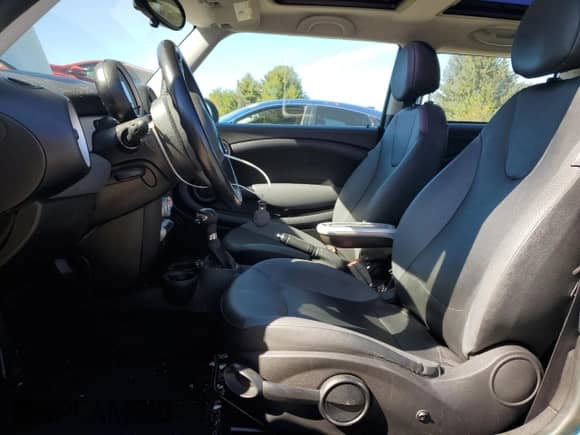 2009 MINI Hardtop с VIN WMWMF33589TW77993, выставлен на аукционе Copart как лот 86890795 с пробегом 114 257 миль миль и Списание • Salvage title. История ставок и продаж доступна на DreamBid. Изображение 7.