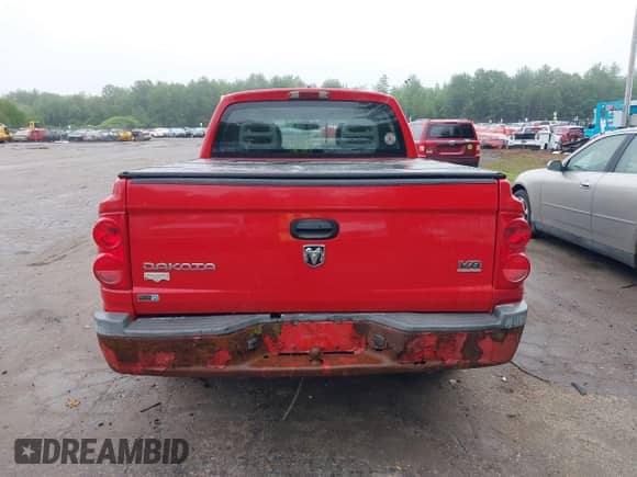 2005 Dodge Dakota Laramie with VIN 1D7HE58N05S224288, listed as a IAAI auction lot 42542056 with 218,774 mi miles and . Bid and sale history available at DreamBid. Image 15.