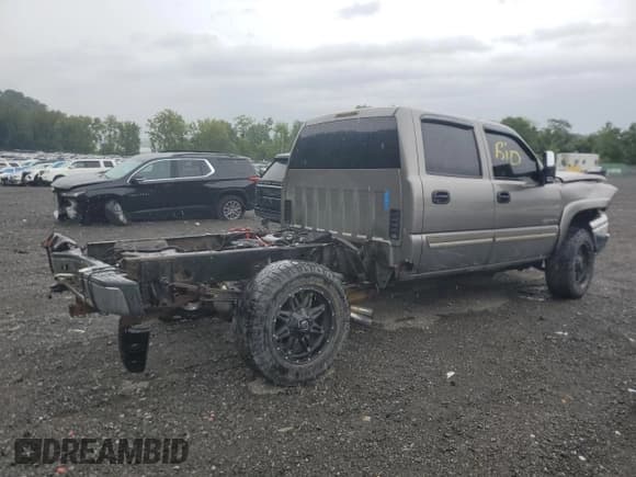 ✅ 2006 Chevrolet Silverado 2500HD LT2 • VIN: 1GCHK23U86F134204 • Lot: 68744365. Wystawiony na Copart z przebiegiem 203 046 mil. Bezpłatny archiwum sprzedaży aukcyjnych z USA i szczegółowy raport historii pojazdu na DreamBid. Zdjęcie 3.