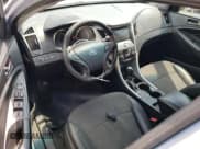 ✅ 2012 Hyundai Sonata SE • VIN: 5NPEC4AC9CH477031 • Lot: 60033034. Listed on Copart with 88,859 mi. Free auction sales archive from the USA and detailed vehicle history report at DreamBid. Image 8.