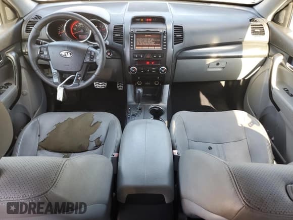 ✅ 2011 Kia Sorento SX • VIN: 5XYKW4A28BG092437 • Лот: 90810415. Опубликован ранее на Copart с пробегом 231 772 миль. Бесплатный доступ к архиву аукционных продаж из США и подробный отчёт об истории автомобиля на DreamBid. Изображение 8.