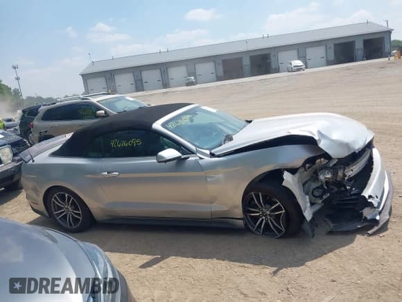 ✅ 2016 Ford Mustang EcoBoost Premium • VIN: 1FATP8UH3G5299901 • Lot: 42676095. Wystawiony na IAAI z przebiegiem 94 872 mil. Bezpłatny archiwum sprzedaży aukcyjnych z USA i szczegółowy raport historii pojazdu na DreamBid. Zdjęcie 14.