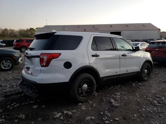 ✅ 2016 Ford Police Interceptor Utility • VIN: 1FM5K8AR3GGB65405 • Lot: 82354275. Wystawiony na Copart z przebiegiem 149 582 mil. Bezpłatny archiwum sprzedaży aukcyjnych z USA i szczegółowy raport historii pojazdu na DreamBid. Zdjęcie 3.