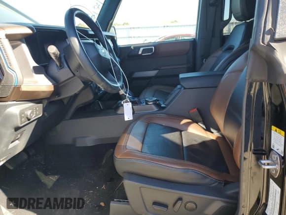 ✅ 2022 Ford Bronco • VIN: 1FMDE5DH8NLB01756 • Lot: 82543095. Wystawiony na Copart z przebiegiem 16 202 mil. Bezpłatny archiwum sprzedaży aukcyjnych z USA i szczegółowy raport historii pojazdu na DreamBid. Zdjęcie 7.