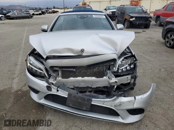 ✅ 2019 Mercedes-Benz C 300 • VIN: WDDWK8DB7KF927498 • Lot: 43358555. Wystawiony na Copart z przebiegiem 62 921 mil. Bezpłatny archiwum sprzedaży aukcyjnych z USA i szczegółowy raport historii pojazdu na DreamBid. Zdjęcie 5.