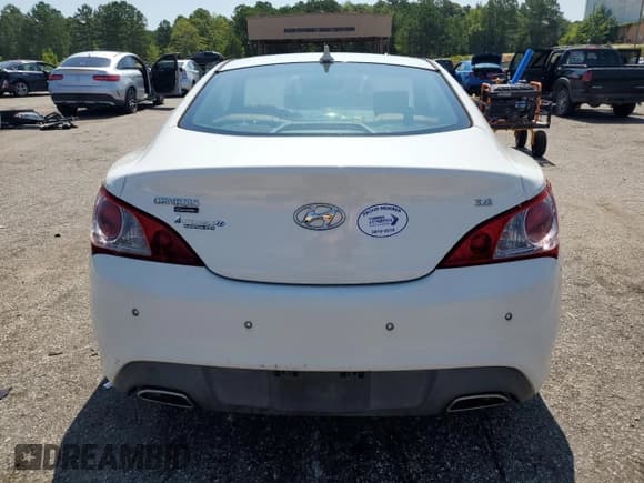 ✅ 2011 Hyundai Genesis Coupe Track • VIN: KMHHU6KH1BU046067 • Lot: 59971215. Wystawiony na Copart z przebiegiem 179 710 mil. Bezpłatny archiwum sprzedaży aukcyjnych z USA i szczegółowy raport historii pojazdu na DreamBid. Zdjęcie 6.