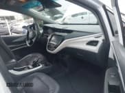 ✅ 2017 Chevrolet Bolt EV Premier • VIN: 1G1FX6S09H4185586 • Lot: 41894393. Wystawiony na IAAI z przebiegiem 168 479 mil. Bezpłatny archiwum sprzedaży aukcyjnych z USA i szczegółowy raport historii pojazdu na DreamBid. Zdjęcie 5.