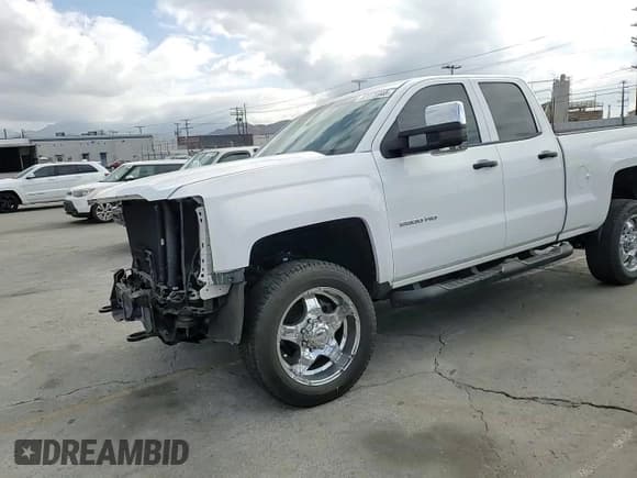 ✅ 2015 Chevrolet Silverado 2500HD Work Truck • VIN: 1GC2CUEG6FZ109404 • Лот: 82075945. Опубликован ранее на Copart с пробегом 159 816 миль. Бесплатный доступ к архиву аукционных продаж из США и подробный отчёт об истории автомобиля на DreamBid. Изображение 14.