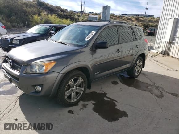 ✅ 2009 Toyota RAV4 Sport • VIN: JTMBK32V09D005265 • Лот: 69867874. Опубликован ранее на Copart с пробегом 225 094 миль. Бесплатный доступ к архиву аукционных продаж из США и подробный отчёт об истории автомобиля на DreamBid. Изображение 1.