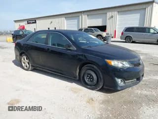 ✅ 2014 Toyota Camry L • VIN: 4T1BF1FK7EU818990 • Лот: 43703938. Опубликован ранее на IAAI с пробегом 188 607 миль. Бесплатный доступ к архиву аукционных продаж из США и подробный отчёт об истории автомобиля на DreamBid. Изображение 1.