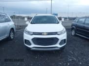 ✅ 2020 Chevrolet Trax LT • VIN: KL7CJPSB1LB322251 • Lot: 43514996. Wystawiony na IAAI z przebiegiem 61 307 mil. Bezpłatny archiwum sprzedaży aukcyjnych z USA i szczegółowy raport historii pojazdu na DreamBid. Zdjęcie 12.